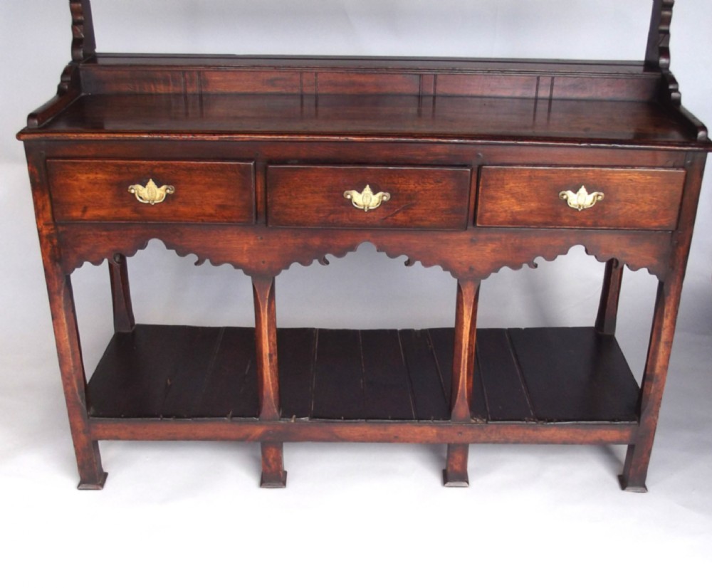 A small 18thc Furniture Oak & Ash Potboard Dresser with original rack .   Welsh C1780-90.
 View IV