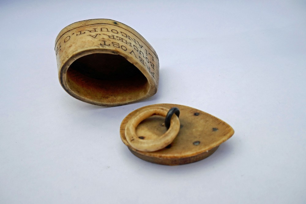 Antique 19thc Bovine Butchers Snuff Box PREVOST BOUCHER .A LIANCOURT   French.  C1840-60 View IV