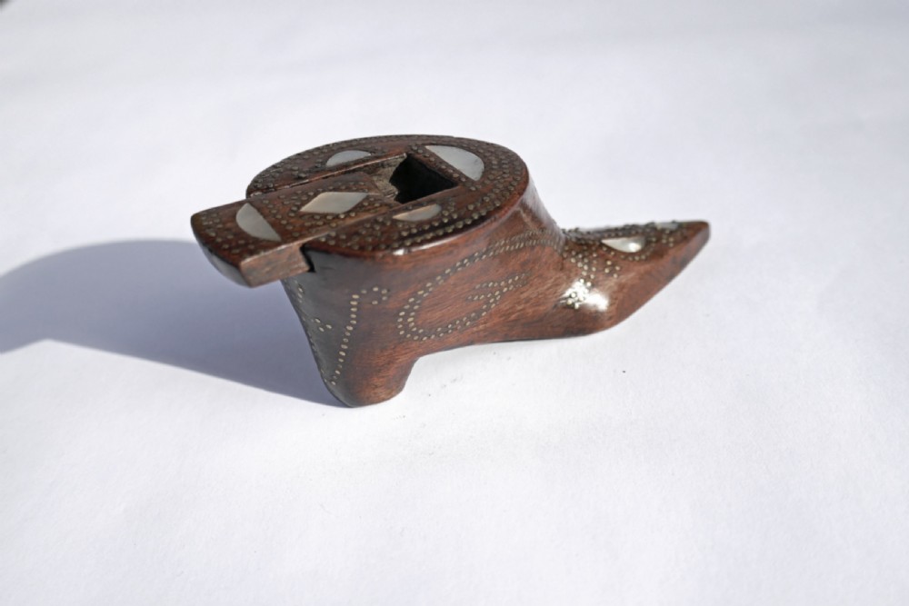 Antique Treen 19thc Mahogany Snuff Shoe Inlaid With Mother Of Pearl.   English  C1840-60. View III