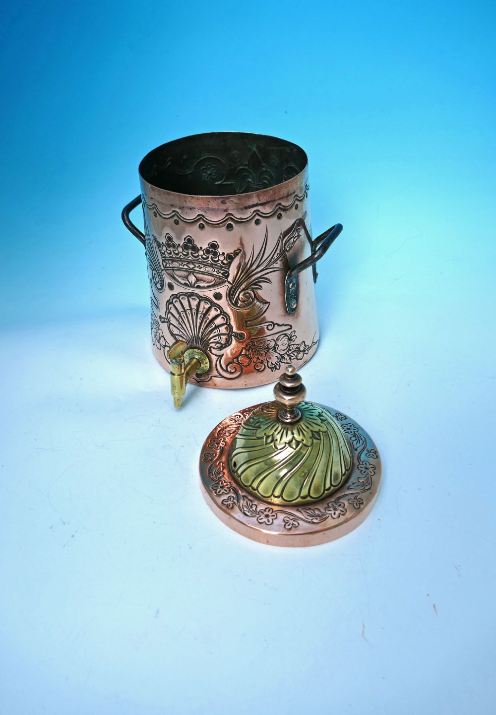 Superb 18thc Metalware Copper & Brass Repousse Decorated Water Urn.  Dutch C1770-90. View II