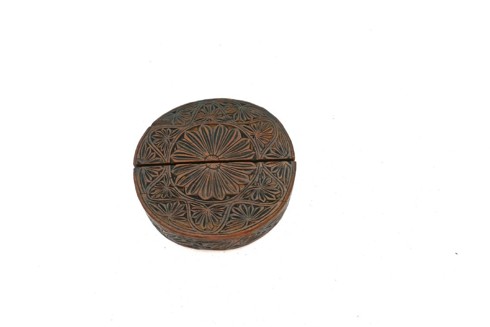 Antique Treen 18thc Pocket Boxed Comb With Attractive Floral Decor.     Scandinavian C1770-90.