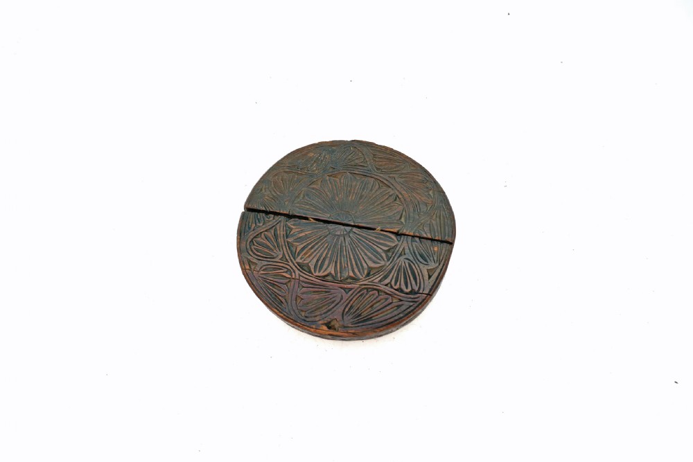 Antique Treen 18thc Pocket Boxed Comb With Attractive Floral Decor.     Scandinavian C1770-90. View II