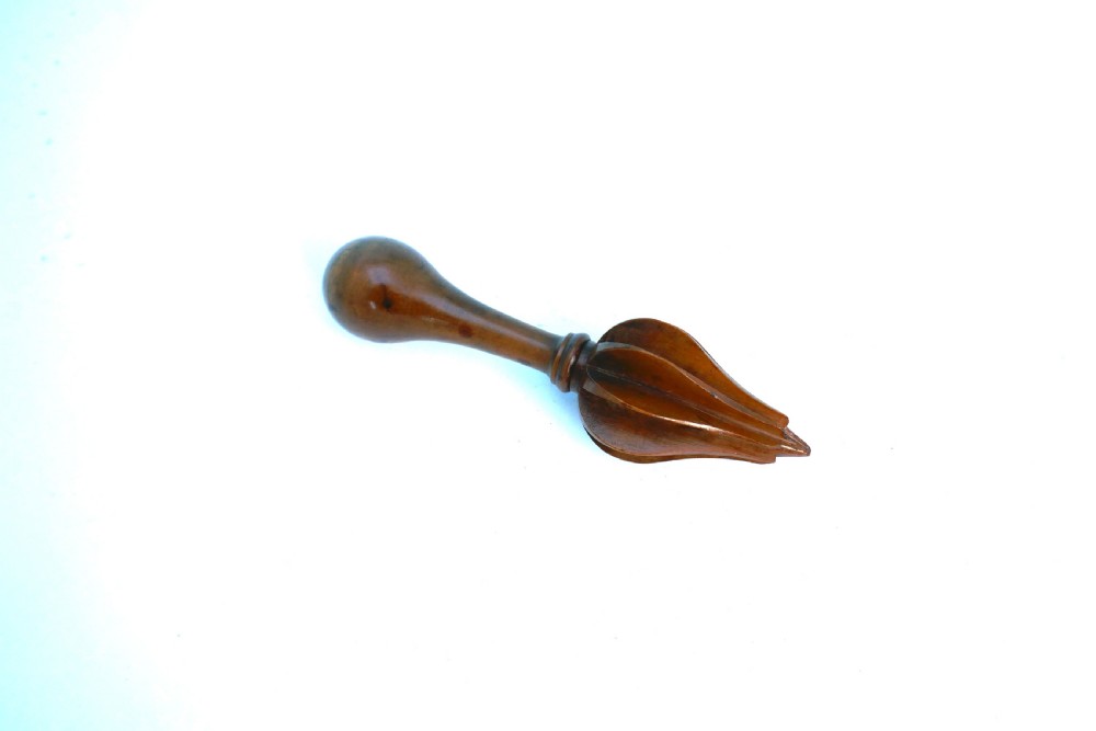 Antique Treen Kitchenalia 19thc Boxwood Lemon Squeezer.    English C1840-50