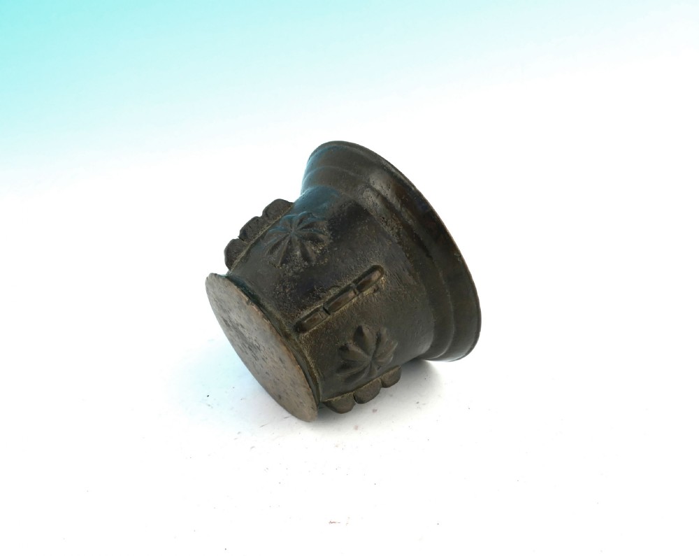 Antique Metalware 16thc / 17thc Bronze Mortar .   French C1580 - C1600 View II