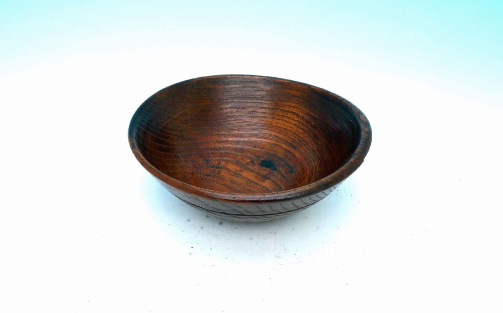 Antique Treen 19thc Turned Small Elm Dairy Bowl.    English C1820-40.
