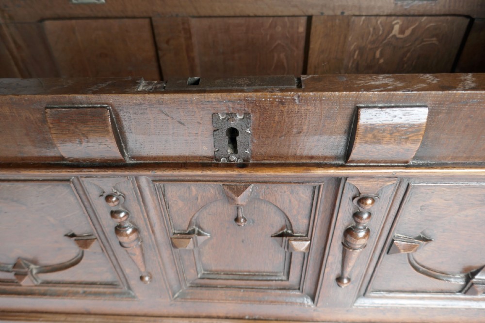 17thc Oak Furniture Mule Chest With Split Baluster Appliques. English C1660-80. View V