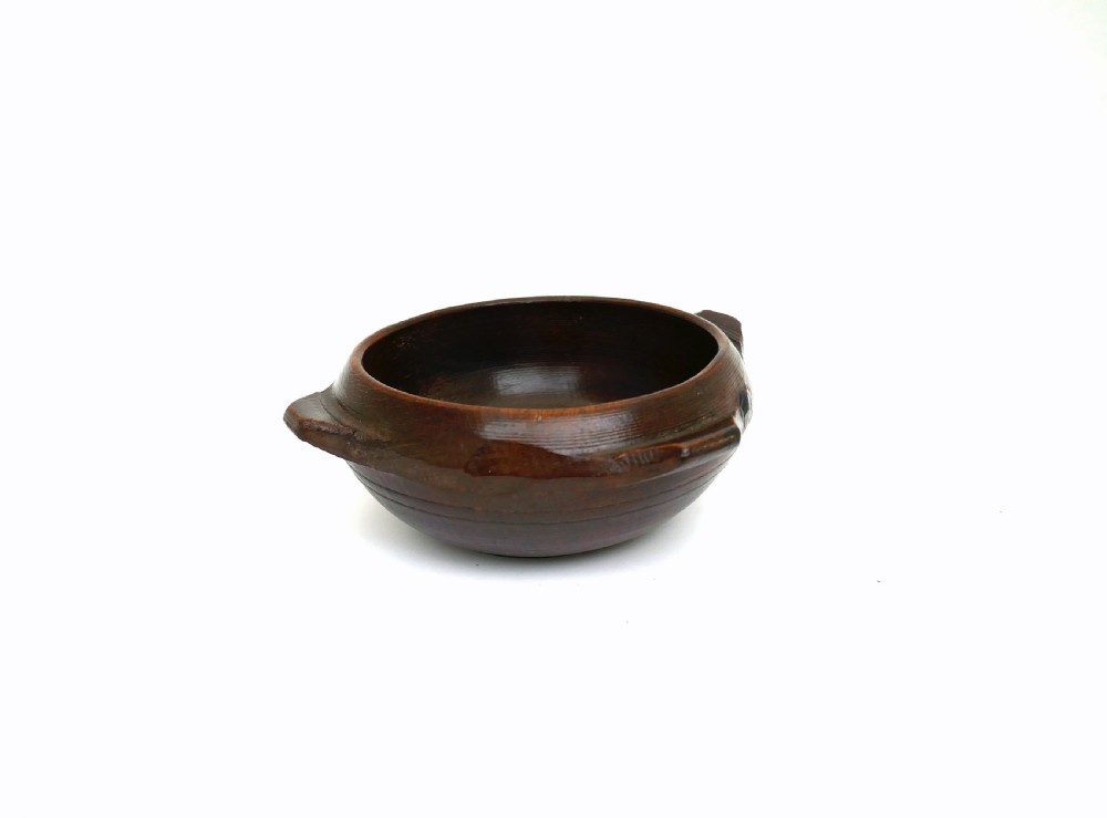 Antique Treen 18thc Turned Beech Quaich With Incised Line Decoration.  Scottish C1780-C1800