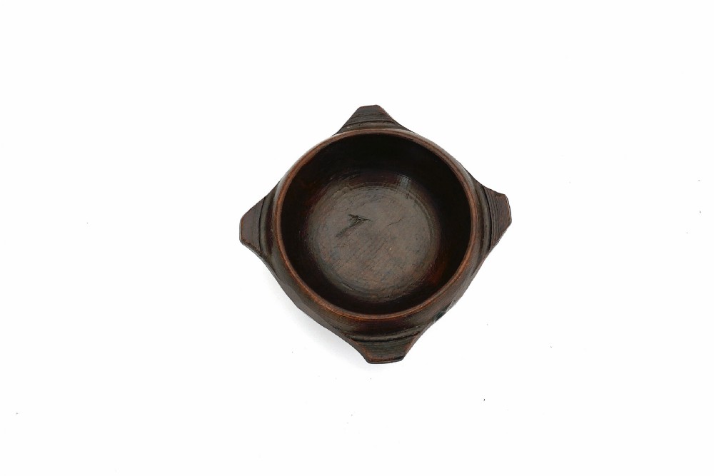 Antique Treen 18thc Turned Beech Quaich With Incised Line Decoration.  Scottish C1780-C1800 View IV