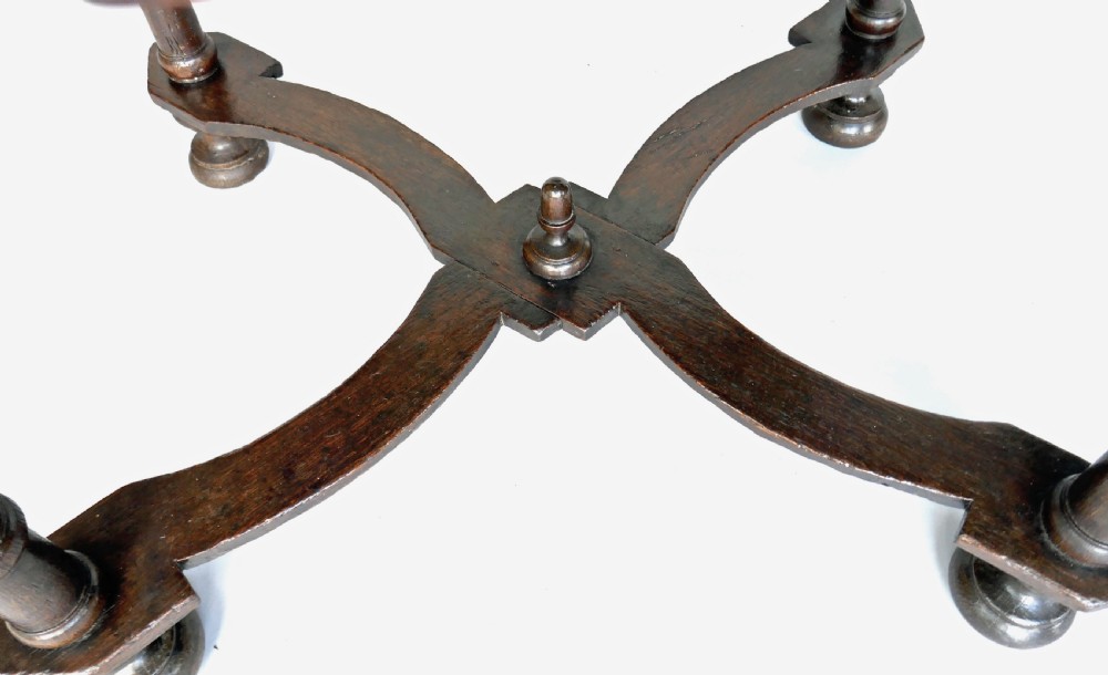 17thc Oak Furniture Charles 11 Side Table With Turned Bobbin Legs .    English C1660-80. View V