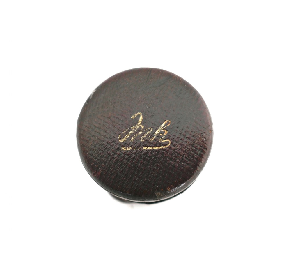 Antique 19thc Engraved Brass Travelling Inkwell With Leather Case.   English C1870-90. View IV