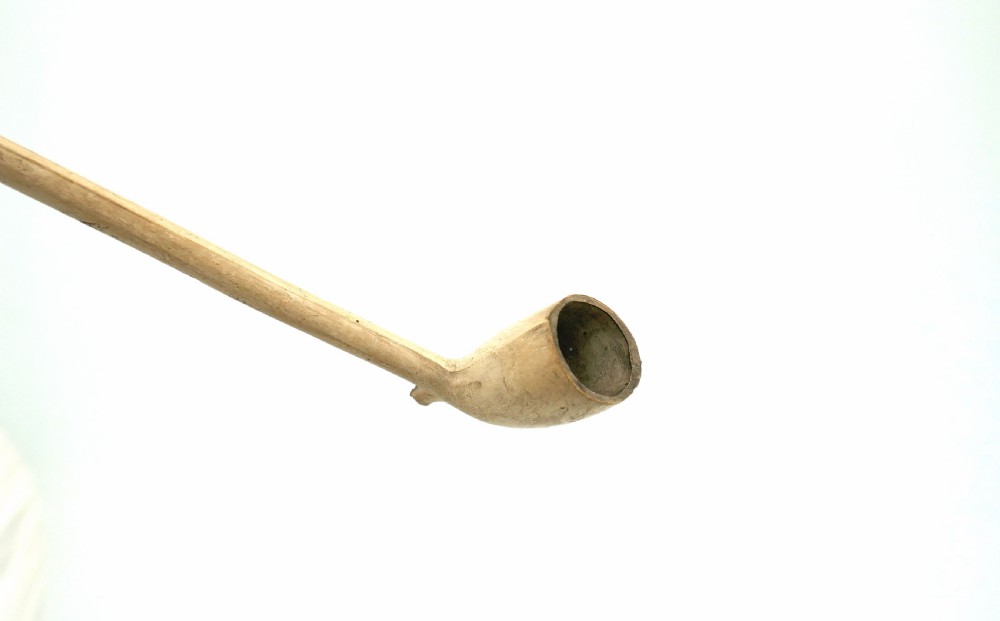 Antique Collectables 19thc Churchwardens Clay Pipe. English C1860-80. View III