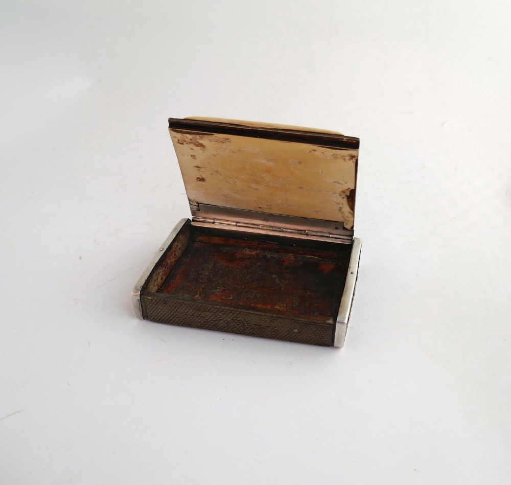 Antique Collectables 18thc Horn Cheroot / Cigarette Box With Carved Rider & Horse.   Continental C1770-90. View V