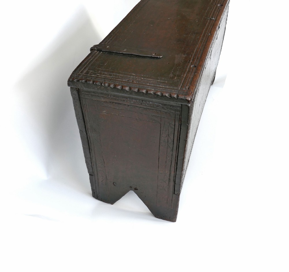 Antique Early Oak Furniture Elizabethan Joyned Plank Coffer.   English C1560-80. View V