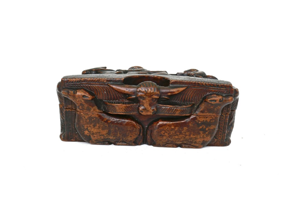 Antique Treen 19thc Sycamore Table Snuff Box Carved With Tam O' Shanter.   Scottish C1860-80. View V