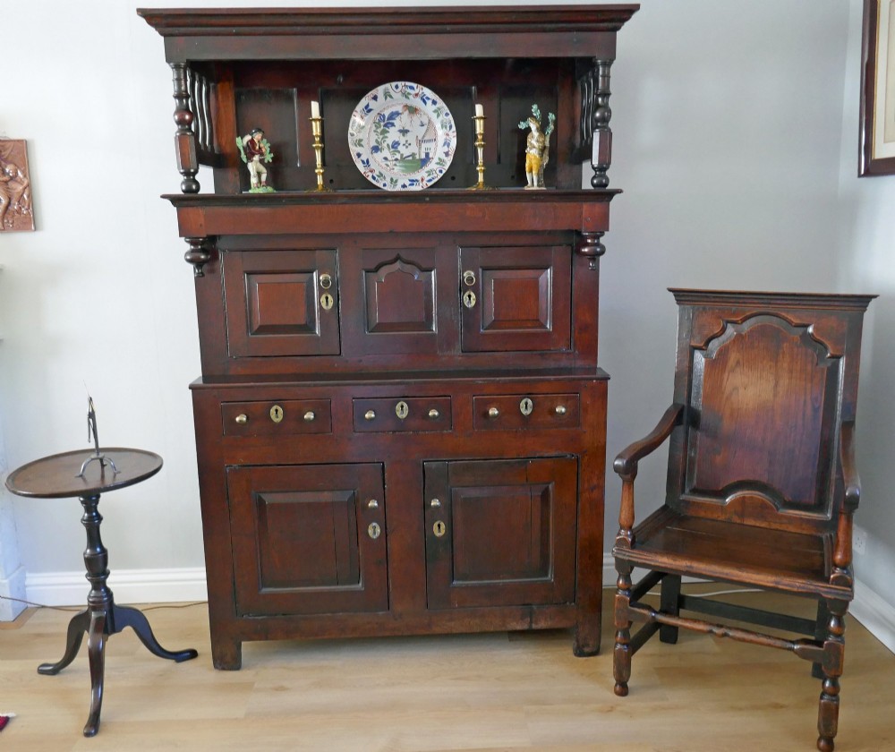 Antique Early Oak Country Furniture 18thc Welsh Cwpwrdd Tridarn.    North Wales C1730-40.