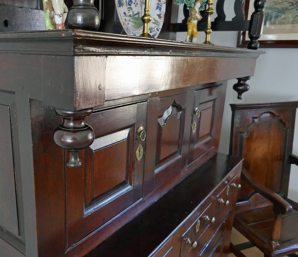 Antique Early Oak Country Furniture 18thc Welsh Cwpwrdd Tridarn.    North Wales C1730-40. View III