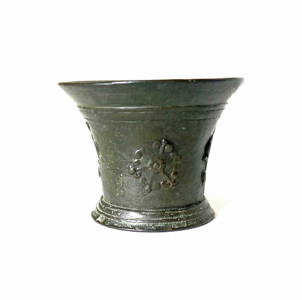 Antique Early English Metalware 17thc Bronze Mortar With Heart Shaped Cartouche & Rosette.   English C1670-90. View II