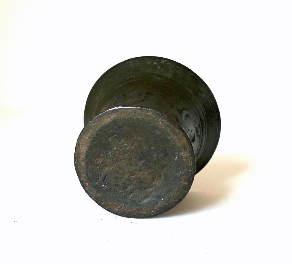 Antique Early English Metalware 17thc Bronze Mortar With Heart Shaped Cartouche & Rosette.   English C1670-90. View III