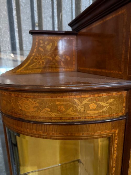 DISPLAY CABINET ANTIQUE LATE VICTORIAN C1890 TO C1901 WITH WONDERFUL FRUITWOOD INLAY AND SERPENTINE FRONT - ADDITIONAL PHOTO 3