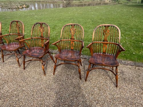 WINDSOR CHAIRS SET OF EIGHT WINDSOR ARMCHAIRS C1920 - ADDITIONAL PHOTO 3