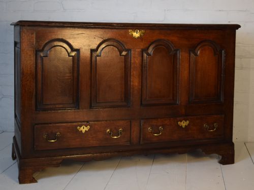 Early Oak Mule Chest