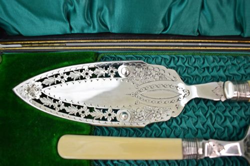 EDWARDIAN SET OF SILVER PLATED SERVERS SHEFFILED 1911 F COBB BOXED - ADDITIONAL PHOTO 1
