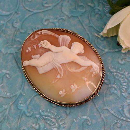 RARE UNUSUAL VICTORIAN CAMEO FLYING WINGED FAIRY SCATTERING ROSES - ADDITIONAL PHOTO 4