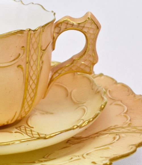 ROYAL WORCESTER BLUSH IVORY TEA TRIO WITH GILDED DETAIL DATED 1902 - ADDITIONAL PHOTO 6