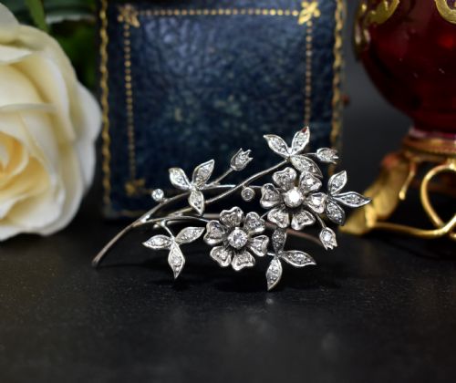 MID20TH CENTURY DIAMOND FLORAL BROOCH IN 18CT WHITE GOLD LONDON 1964 - ADDITIONAL PHOTO 3