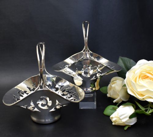 PAIR OF ENGLISH STERLING SILVER PIERCED BON BON BASKETS FENTON BROTHERS SHEFFIELD 1929 - ADDITIONAL PHOTO 1