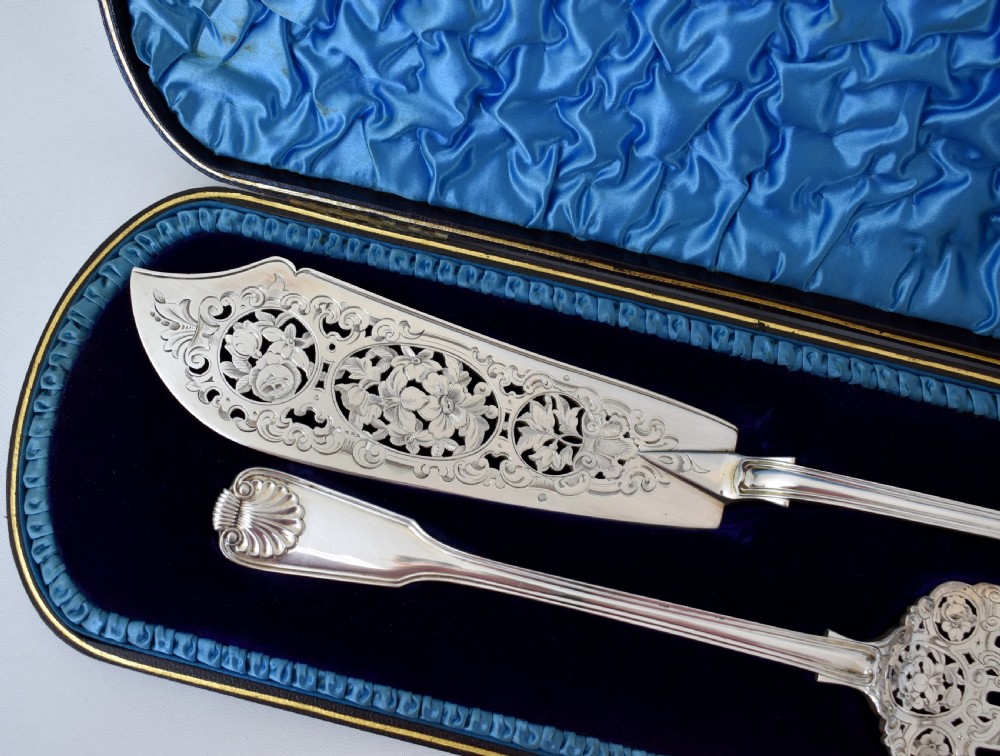 Fine Set of Silver Fish Servers, Boxed, Chawner & Co, London, 1862 View III