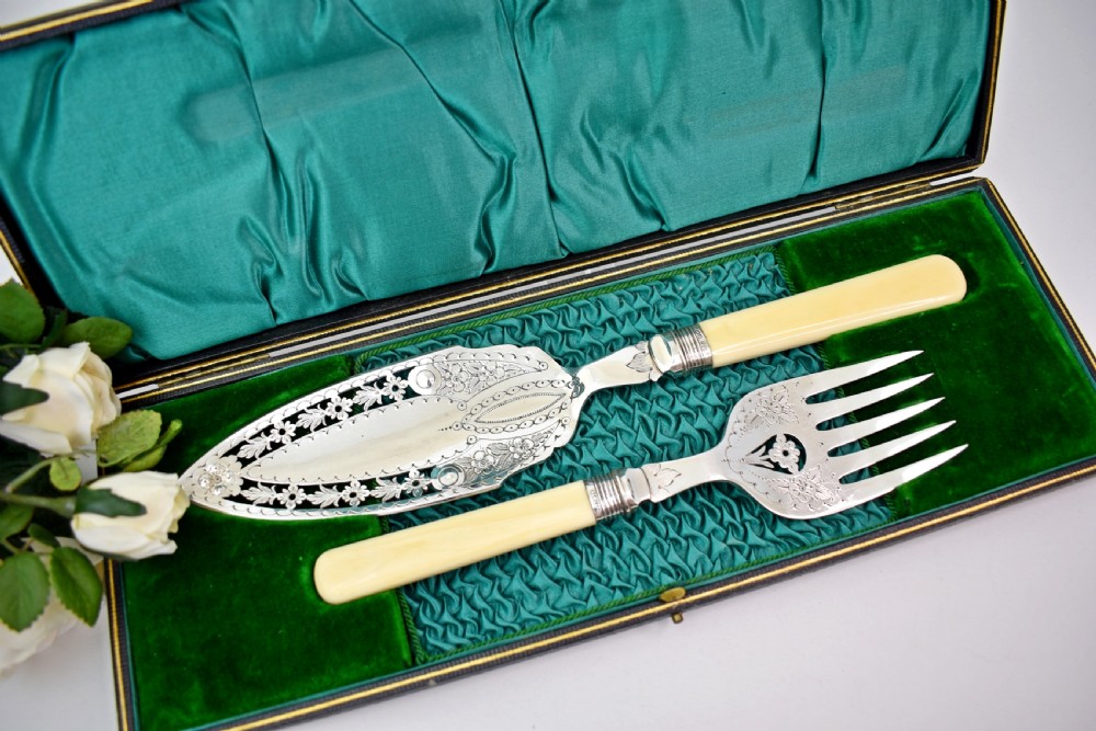 Edwardian Set of Silver Plated Servers, Sheffiled 1911, F. Cobb, Boxed