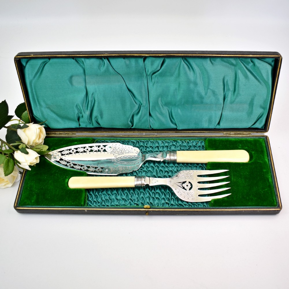 Edwardian Set of Silver Plated Servers, Sheffiled 1911, F. Cobb, Boxed View III