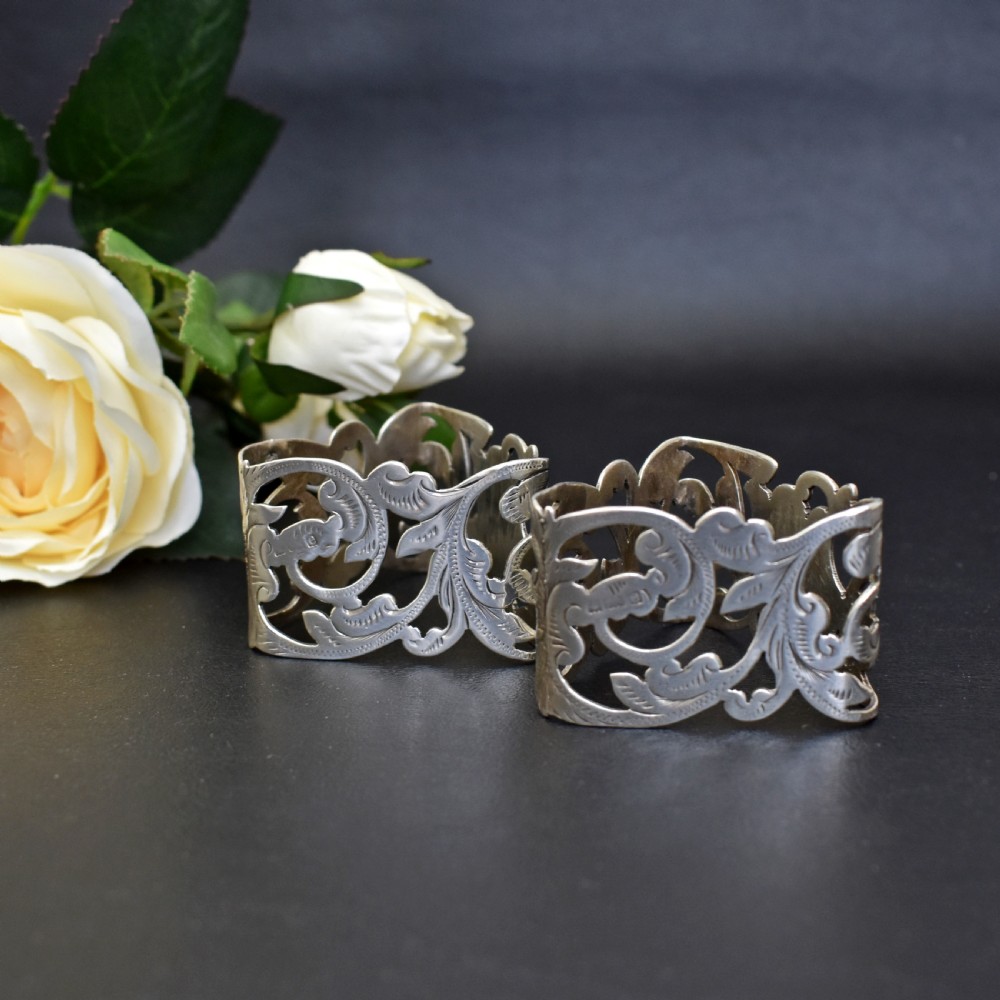Quality Pair of Edwardian Sterling Silver Napkin Rings, T.Bishton,1904 View VII