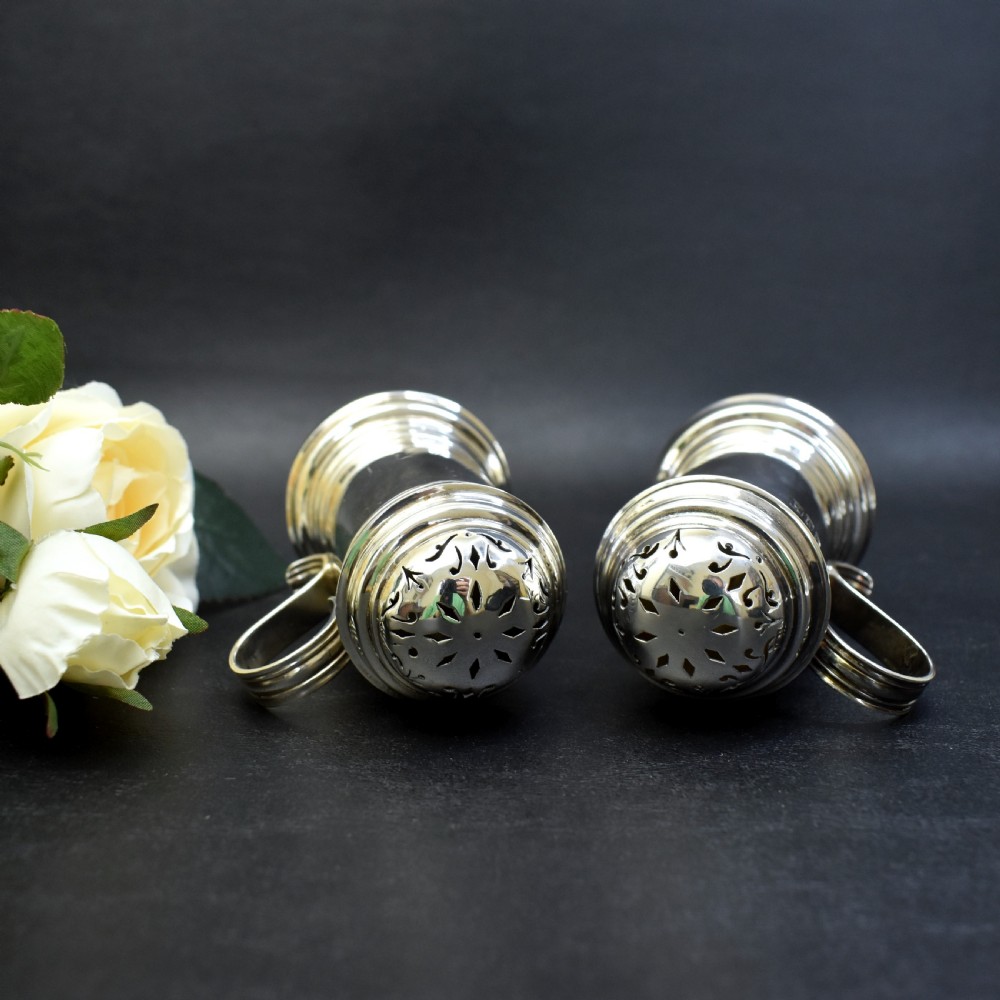 Edwardian Britannia Silver Peppers by Charles Stuart Harris, London 1903 – In Original Collingwood & Co Case View IV