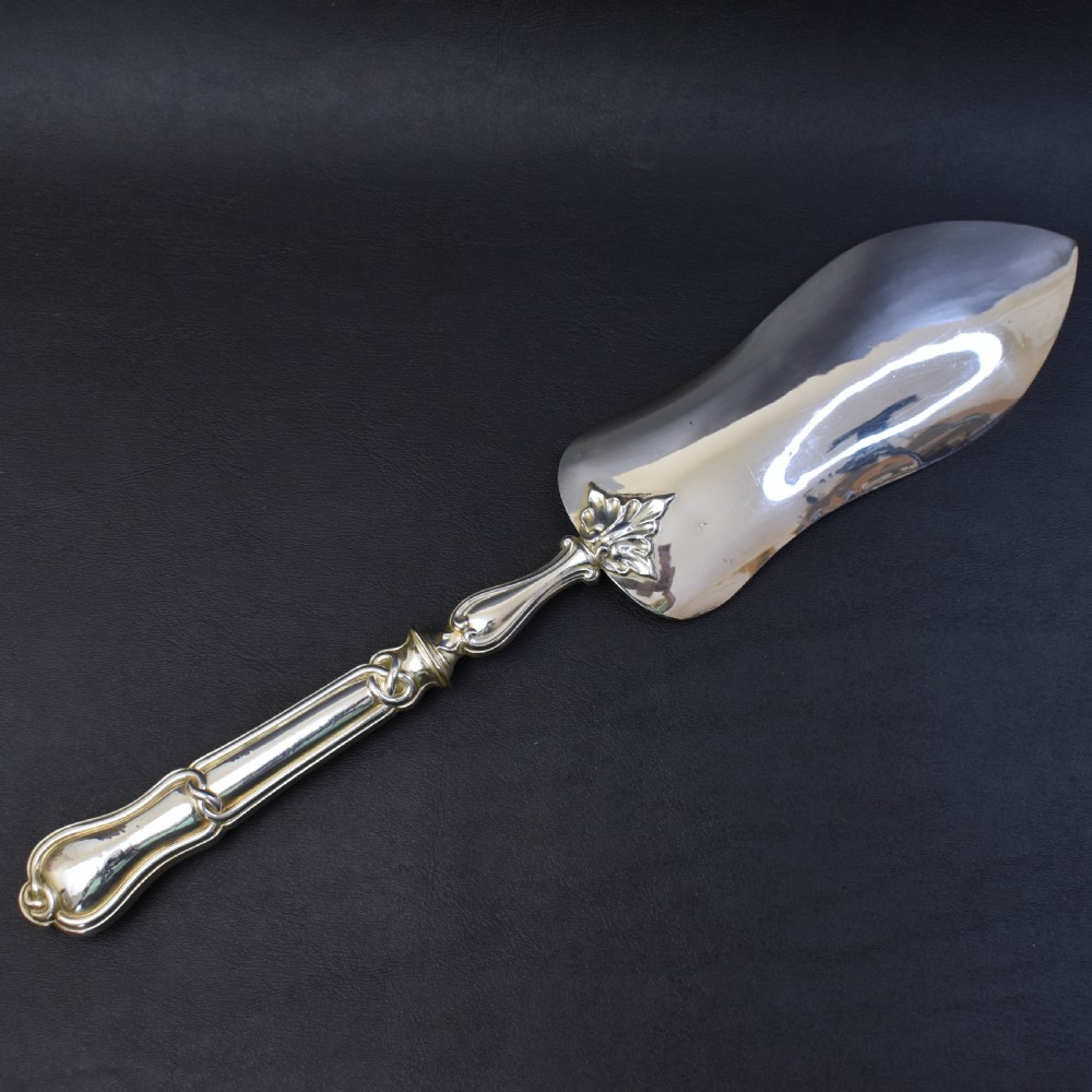 Elegant Mid-19th Century French 950 Silver Pastry Server – Philippe Berthier View V