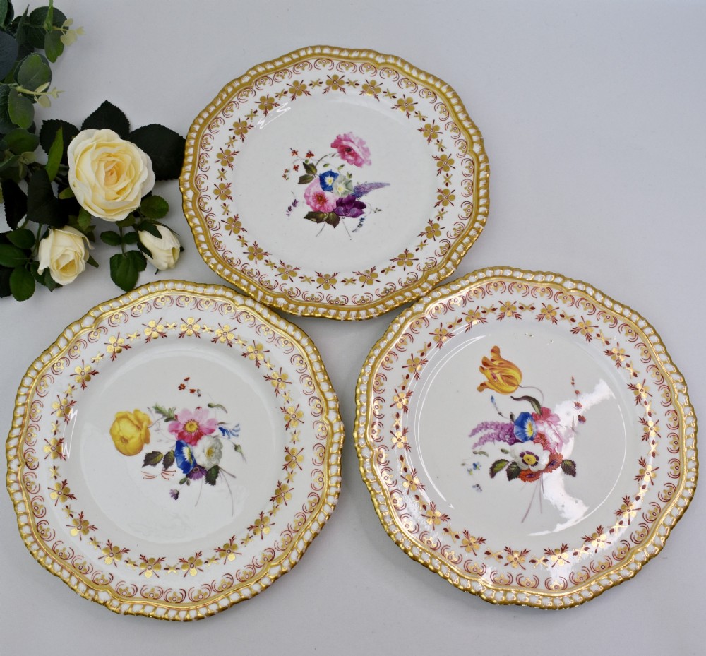 Early 19th Century Spode Botanical Dessert Service for 12, Felspar Porcelain View XVII