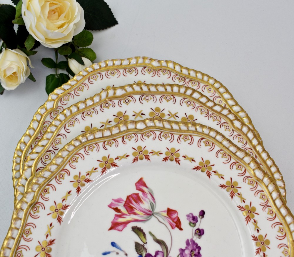 Early 19th Century Spode Botanical Dessert Service for 12, Felspar Porcelain View XXI
