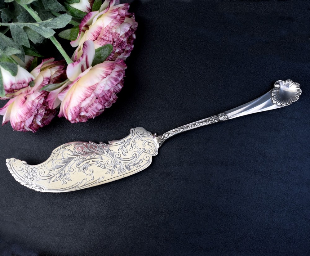 Finely Engraved French Silver Fish Knife by Henin & Cie, Belle Époque Period