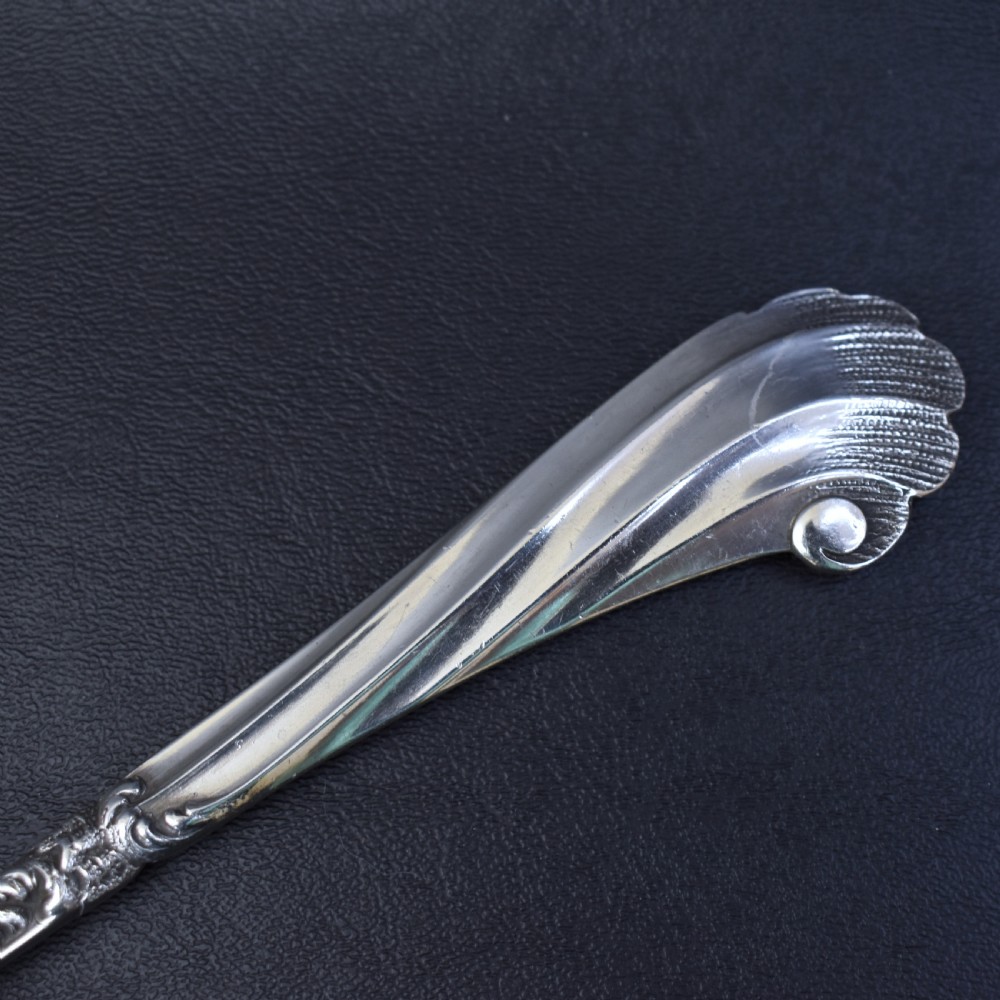 Finely Engraved French Silver Fish Knife by Henin & Cie, Belle Époque Period View IV