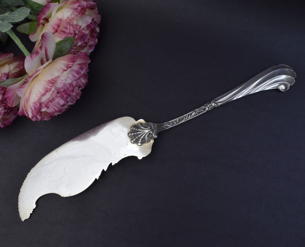 Finely Engraved French Silver Fish Knife by Henin & Cie, Belle Époque Period View VI