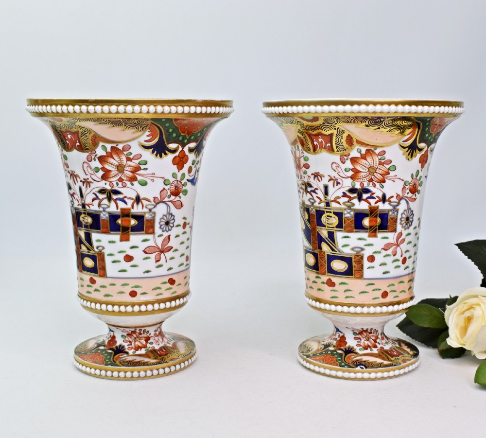 Pair of Regency Spode Imari Japan Pattern 967 Bone China Urn Vases c.1810 View IV