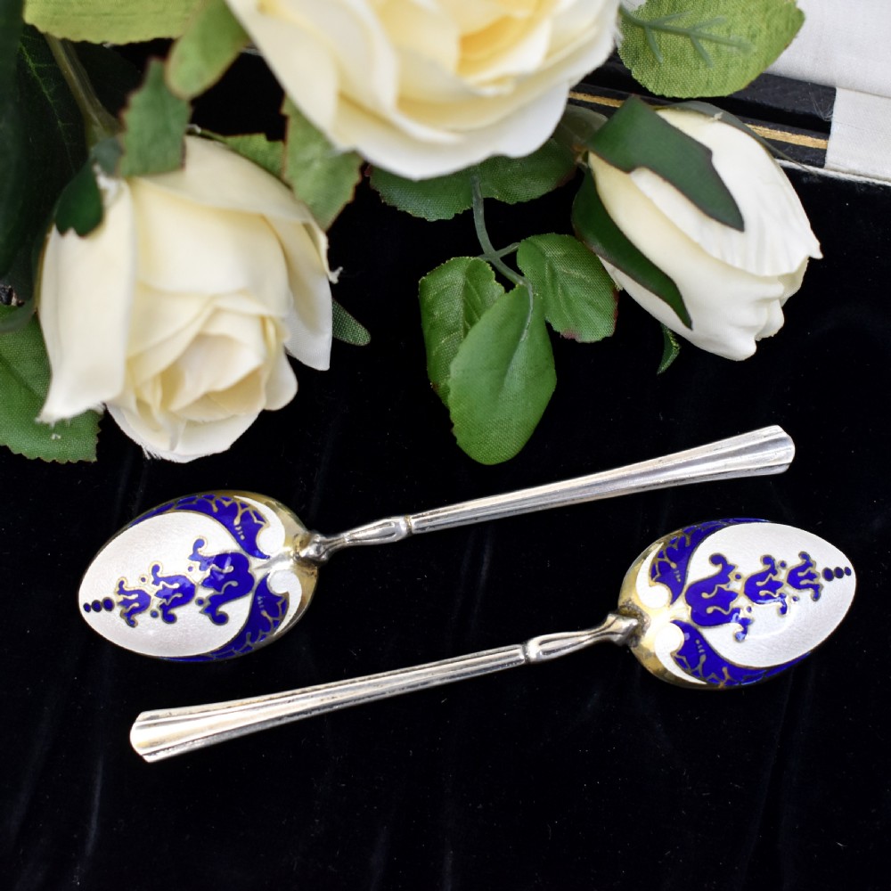 Vintage Sterling Silver Guilloché Enamel Tea Spoons in Original Box – Turner & Simpson Ltd View V