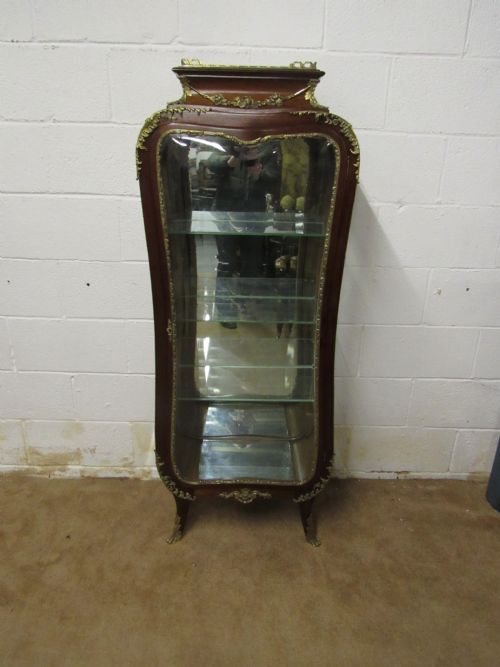 SUPERB PAIR OF ORMOLU MOUNTED 19THC VITRINES - ADDITIONAL PHOTO 8