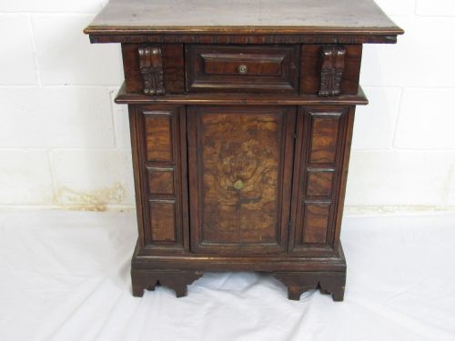 18THC ITALIAN CUPBOARD - ADDITIONAL PHOTO 1
