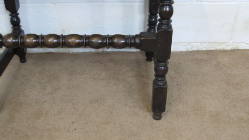 17TH CENTURY OAK SIDE TABLE - ADDITIONAL PHOTO 7