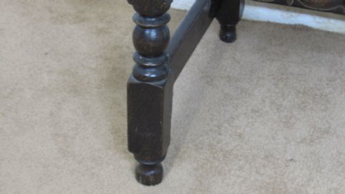 17TH CENTURY OAK SIDE TABLE - ADDITIONAL PHOTO 9