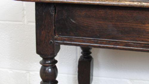 17TH CENTURY OAK SIDE TABLE - ADDITIONAL PHOTO 10