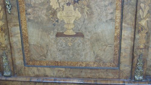 SUPERB QUALITY WALNUT CREDENZA SIDE CABINET - ADDITIONAL PHOTO 9
