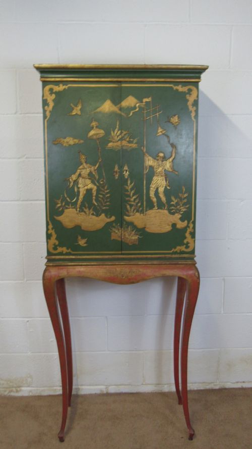 superb and stylish laquered cocktail cabinet - CATEGORY: ANTIQUE CUPBOARDS - DATED 1900
